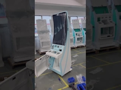 Gebogen 23,6 32 39 Touchscreen van de 43 Duimvloer Bevindend van de de Kioskbank van de Self - servicerij het Restaurantmenu