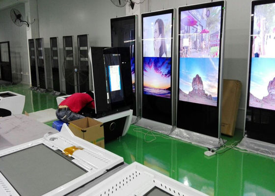 LCD Digitale Signage vloertribune Android die 7,1 os 43inch WiFi FCC adverteren