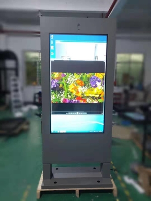 TFT-LCD eenzijdig digitaal signage Zic overtrokken stalen lichaam met koelsysteem airconditioner