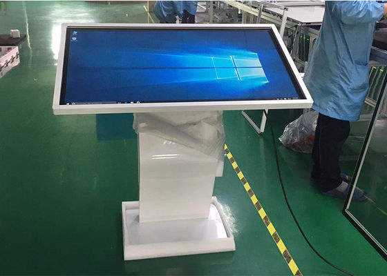 Digitale Signage Kiosk 32 de Totem van de Duim450nits 4k resolutie met de kiosk van de touch screencomputer